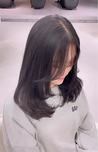 ミディアム カラー 黒田 優里 🎀🫧のヘアスタイル