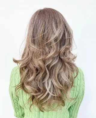 セミロング カラー デザインカラーウルフ 宙也のヘアスタイル