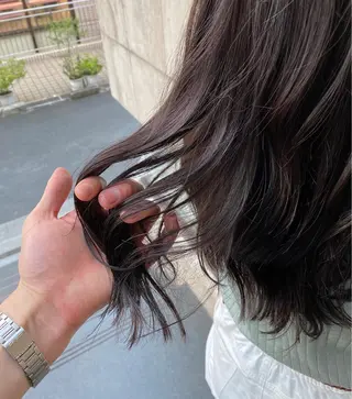 セミロング カラー ブリーチなし✨艶髪 カラー𓃲YAGIのヘアスタイル