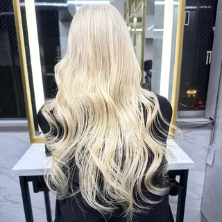 ロング カラー シールエクステ特化 ハイトーン、NANAのヘアスタイル