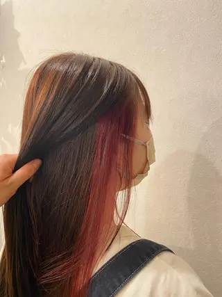 カラー 岡田 真弥のヘアスタイル