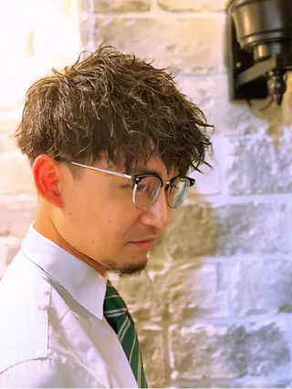 メンズ ミリオンバックス所属・佐藤 輪喜広のヘアスタイル