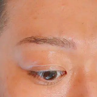 アイブロウ 吉野 瑳桜のヘアスタイル