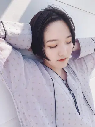 ショート カラー mayu🤍 透明感カラーのヘアスタイル