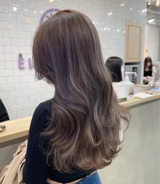 セミロング カラー ハイトーンレイヤー 顔まわりSOTAのヘアスタイル