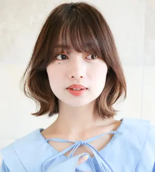 ミディアム 光石 季世のヘアスタイル