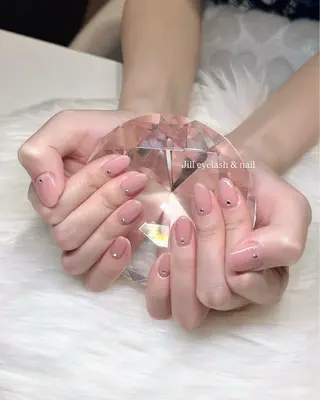 ネイル ami 𝜗𝜚˚⋆のネイルデザイン