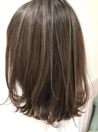 ミディアム カラー にしだ まりえのヘアスタイル