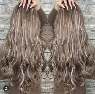 ロング カラー 佐伯 りょうのヘアスタイル