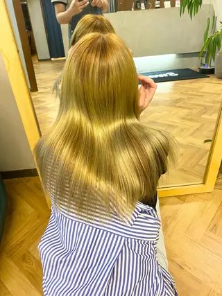 ロング デザインカラー/ボブ ブリーチカラー/ユリのヘアスタイル