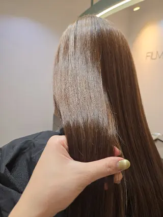 ロング UCHIBORI NAMIのヘアスタイル
