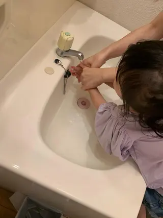 肌質改善サロン 来店プレゼントありのエステ・リラクイメージ