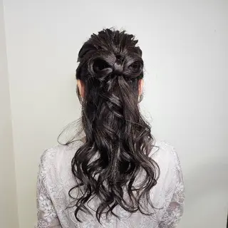 ヘアアレンジ 🇰🇷透明感×ハイ トーン🌟tomoのヘアスタイル