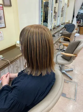 カラー 中村 莉緒のヘアスタイル