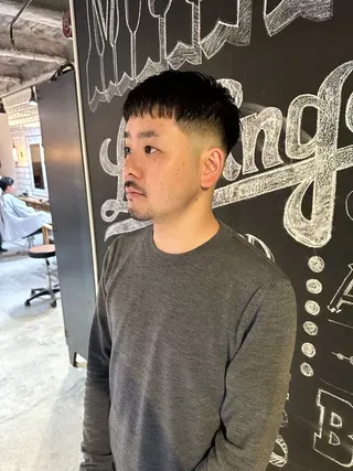 ショート メンズ 俵 知広のヘアスタイル