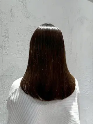 セミロング 暖色カラー/ ストレート/くるみのヘアスタイル