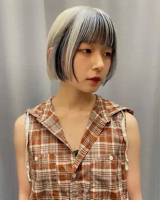 ショート カラー ブリーチ😼 ボブ✍️レイヤーのヘアスタイル
