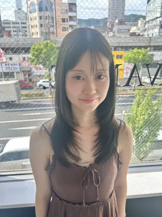 セミロング カラー 穐田 航のヘアスタイル
