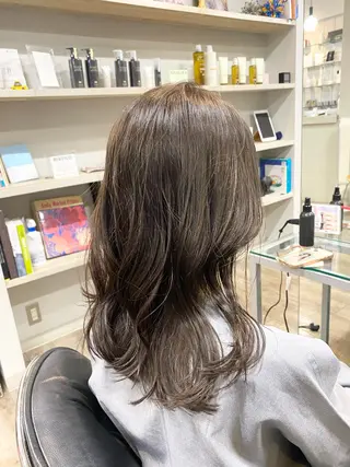 ミディアム パーマ・レイヤー 髪質改善・TANIのヘアスタイル