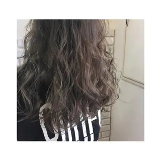 ロング カラー 川口 絵理のヘアスタイル