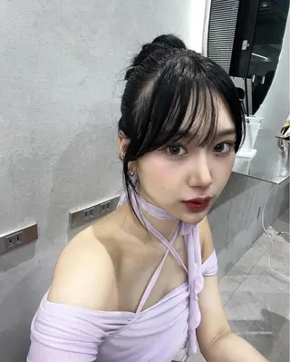 ヘアアレンジ ハイトーン デザインカラーのヘアスタイル