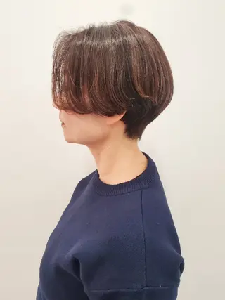 ショート カラー 齋藤 愛美のヘアスタイル