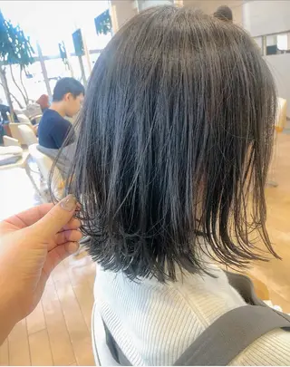ミディアム カラー 成瀬 妃生路のヘアスタイル