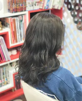 ロング カラー 岩谷/ブリーチ 🪽透明感カラーのヘアスタイル