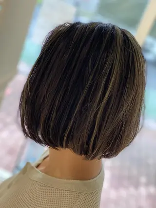 ショート カラー 芝田 望優のヘアスタイル