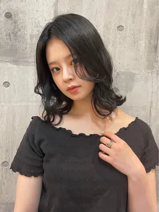 ミディアム カラー 竹内 春奈のヘアスタイル