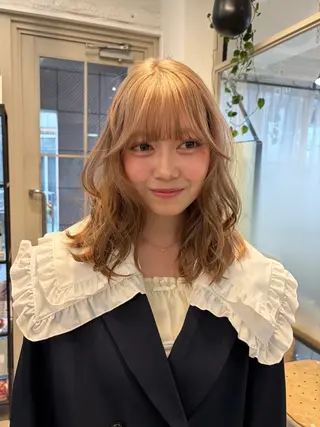 ミディアム カラー ミルクティー× グレージュMOMOのヘアスタイル