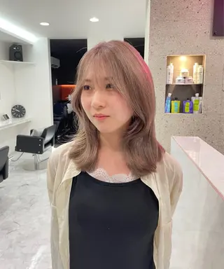 ミディアム カラー 福田 奈那のヘアスタイル