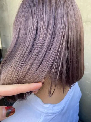 セミロング 透け感ベージュ ／ミハルのヘアスタイル
