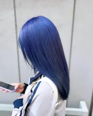 セミロング カラー 🩵色落ち可愛い 寒色カラー🩵のヘアスタイル