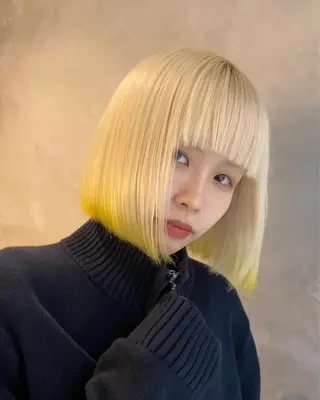 カラー Mori Aimiのヘアスタイル