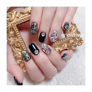 ショート ネイル 👑enen style👑のネイルデザイン