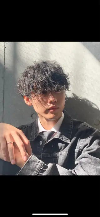 ショート カラー パーマ メンズ キッズ パーマ支持率No.1 ❤️‍🔥安成弾のヘアスタイル