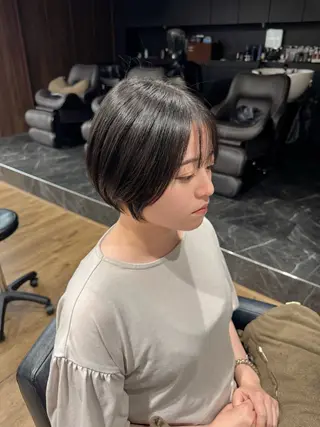 ショート カラー クローバー八木店所属・白髪ぼかし/ショート 福原ないとのヘアスタイル