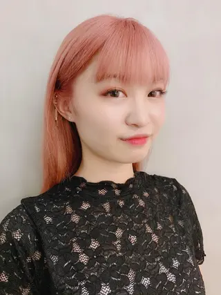 セミロング カラー mayu🤍 透明感カラーのヘアスタイル
