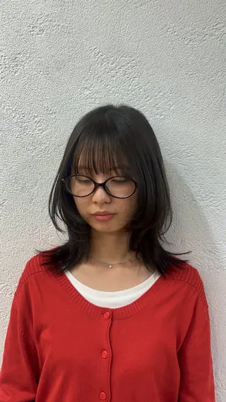セミロング 山本 梨華のヘアスタイル