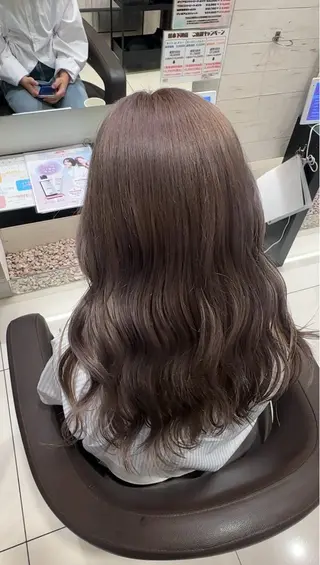 カラー EARTH 菊田理瑚のヘアスタイル