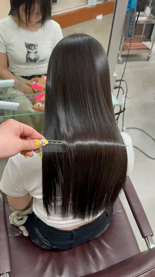ロング タマシロカリン 艶カラー/レイヤーのヘアスタイル