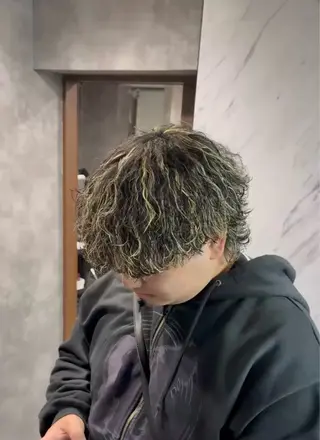 ミディアム メンズ パーマ特化美容師🔥 フジモト ライのヘアスタイル