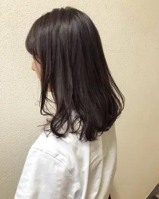 ミディアム カラー ツキノキ ミナのヘアスタイル