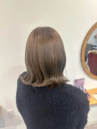 ミディアム カラー 梅田 薫のヘアスタイル