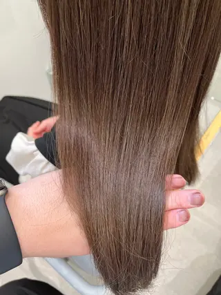 セミロング カラー 菅 樹希弥のヘアスタイル