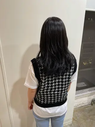 セミロング カラー MIOベージュカラー 柔らかいカラーのヘアスタイル