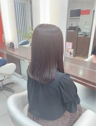 セミロング アベ ミオのヘアスタイル