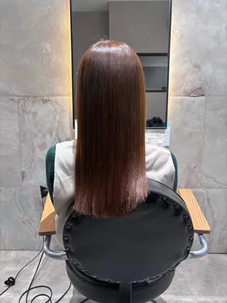 カラー La fithhairSHIN所属・岩崎 美咲のヘアスタイル