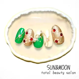 ネイル SUN&MOON REOのネイルデザイン